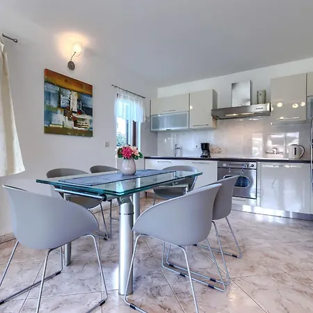 Lucas By Interhome Ferienhaus