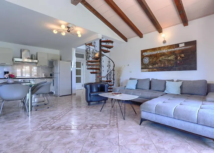 Vakantiehuis Lucas By Interhome *