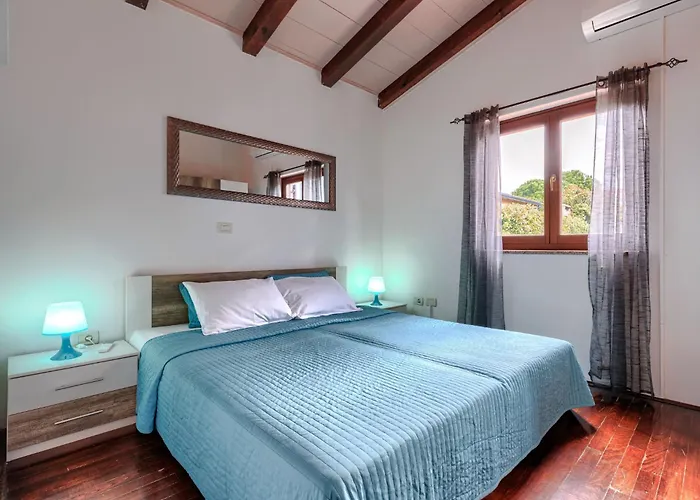 Lucas By Interhome * Filipac